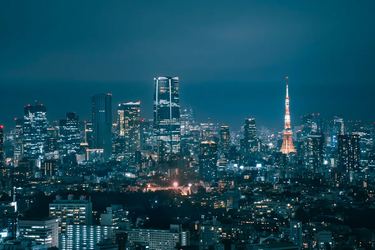 Night view of central Tokyo from Ebisu, with office towers and Tokyo Tower lit up in the distance